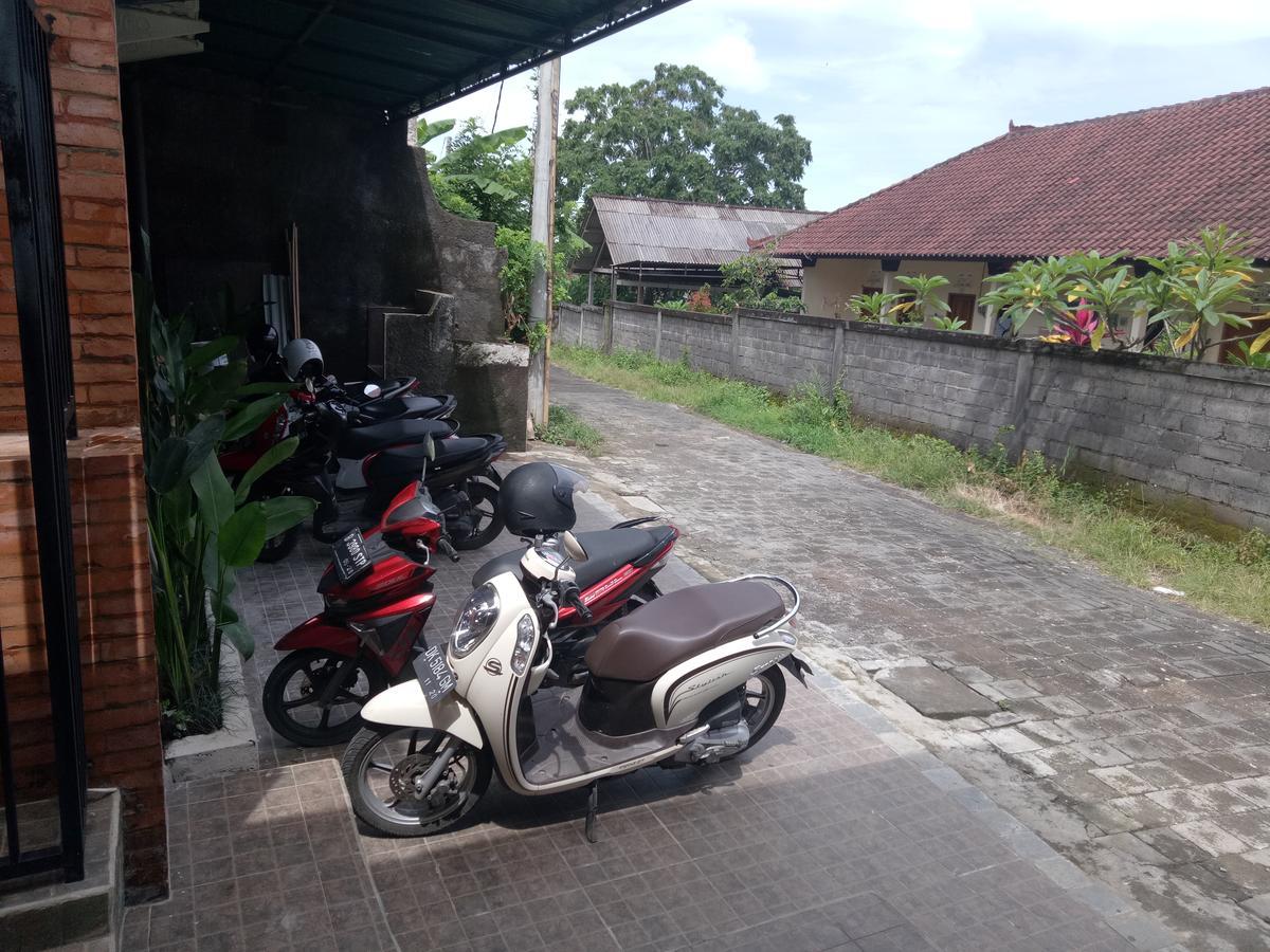 Ulu Bali Homestay Jimbaran Exteriör bild